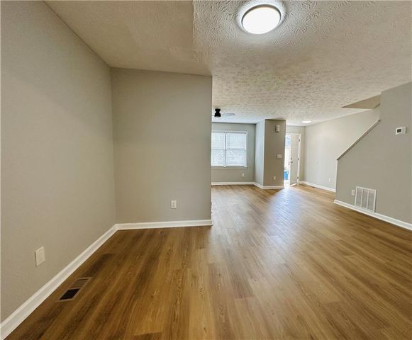 1016 Kennesborough Road NW, Kennesaw, GA 30144