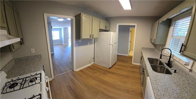 1016 Kennesborough Road NW, Kennesaw, GA 30144