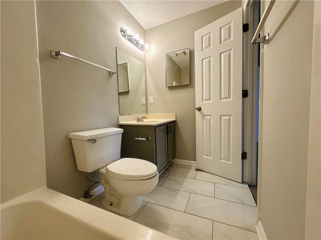 1016 Kennesborough Road NW, Kennesaw, GA 30144