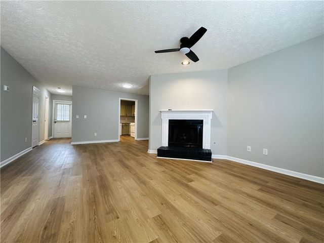 1016 Kennesborough Road NW, Kennesaw, GA 30144
