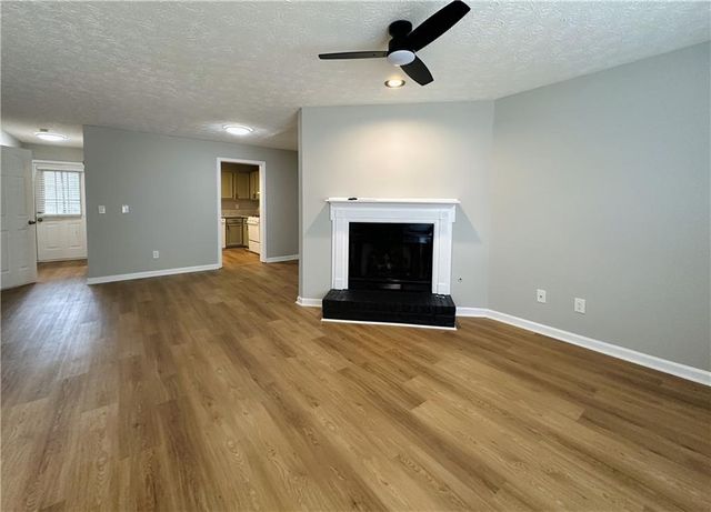 1016 Kennesborough Road NW, Kennesaw, GA 30144