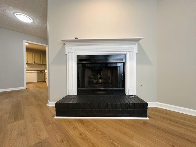 1016 Kennesborough Road NW, Kennesaw, GA 30144