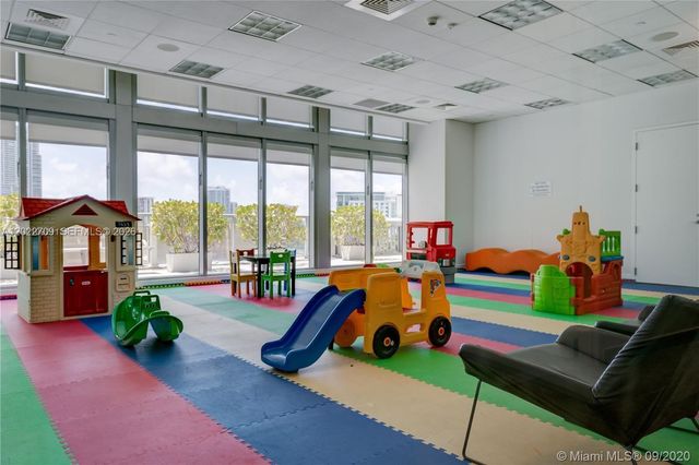 1111 SW 1st Ave 2118, Miami, FL 33130
