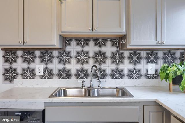 1802 FILBERT ST, York, PA 17404