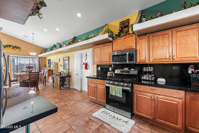 10448 Oleander Avenue, California City, CA 93505