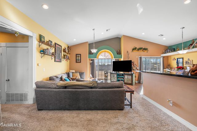 10448 Oleander Avenue, California City, CA 93505