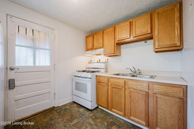 3316 Algonquin Pkwy, Louisville, KY 40211