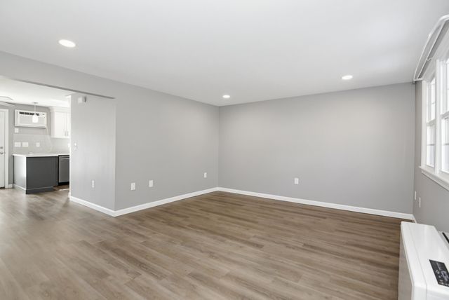 20 Olde Country Village Road, Londonderry, NH 03053