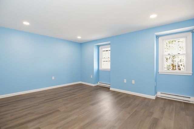 20 Olde Country Village Road, Londonderry, NH 03053