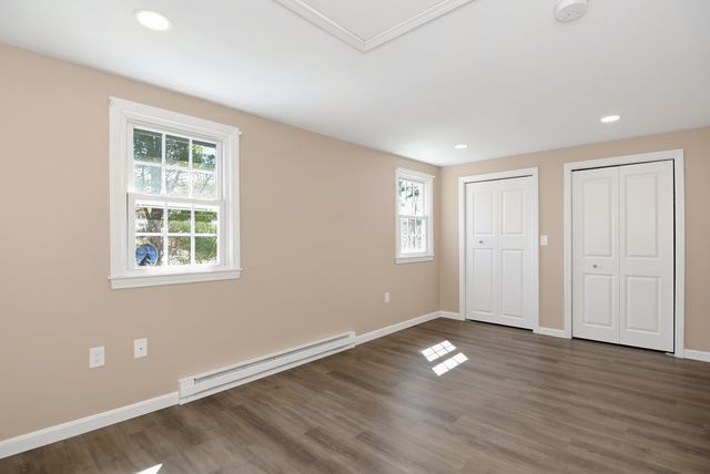 20 Olde Country Village Road, Londonderry, NH 03053