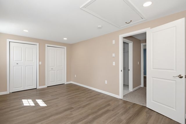 20 Olde Country Village Road, Londonderry, NH 03053