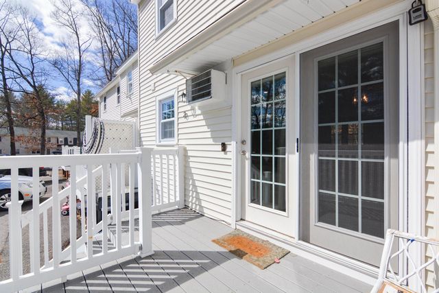 20 Olde Country Village Road, Londonderry, NH 03053