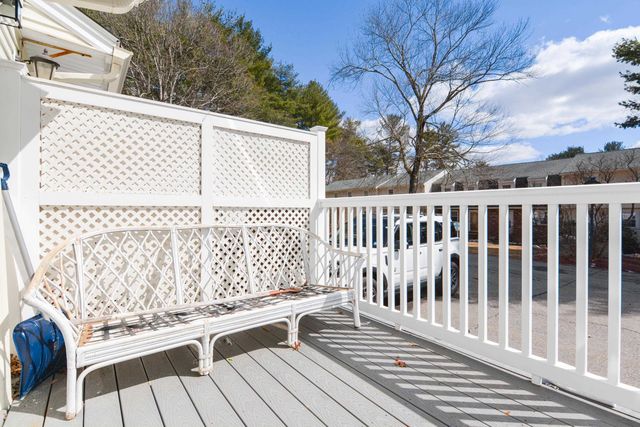 20 Olde Country Village Road, Londonderry, NH 03053