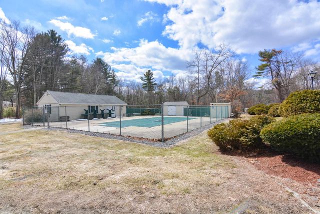 20 Olde Country Village Road, Londonderry, NH 03053