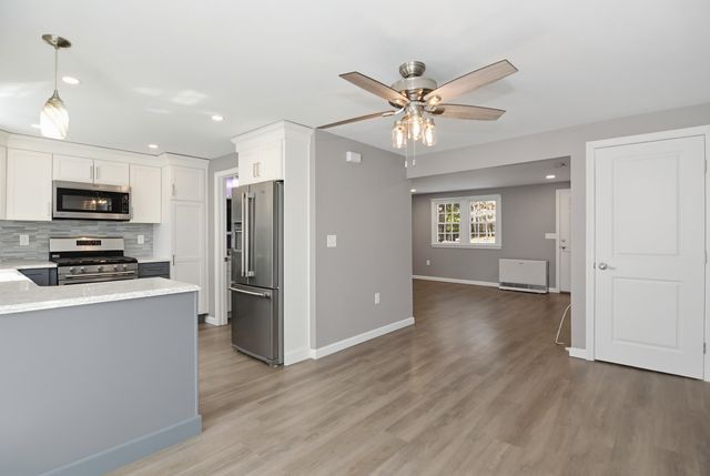 20 Olde Country Village Road, Londonderry, NH 03053