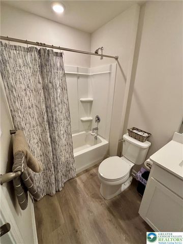 1237 MARTIN Road, Upper Macungie Twp, PA 18031