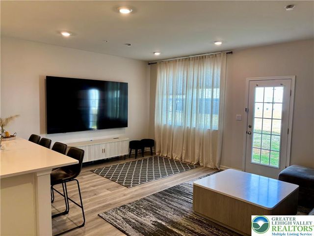 1237 MARTIN Road, Upper Macungie Twp, PA 18031