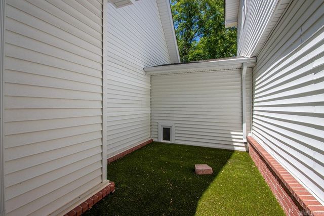 1500 Elmwood Road, Benton, AR 72015