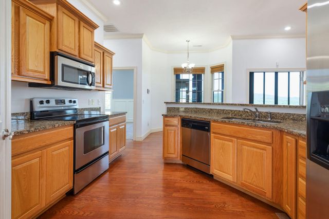 185 Stoney Pointe Drive, Hollister, MO 65672