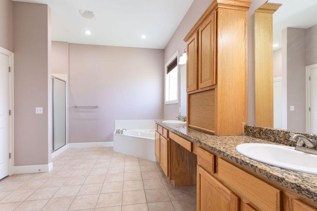 185 Stoney Pointe Drive, Hollister, MO 65672