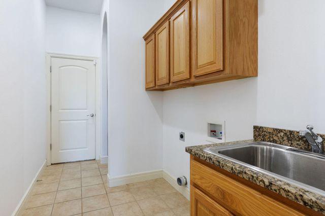 185 Stoney Pointe Drive, Hollister, MO 65672