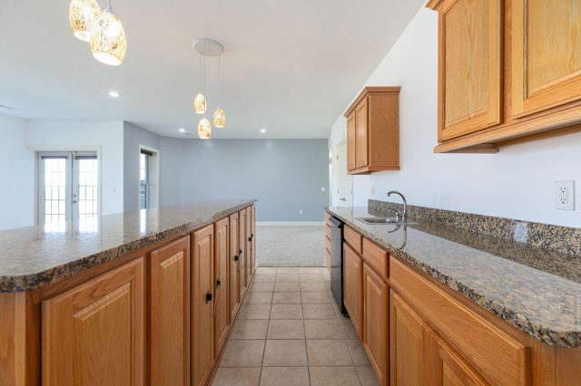 185 Stoney Pointe Drive, Hollister, MO 65672