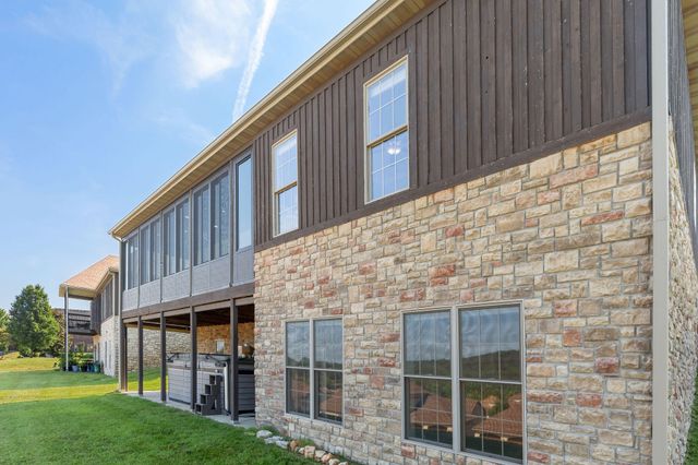 185 Stoney Pointe Drive, Hollister, MO 65672