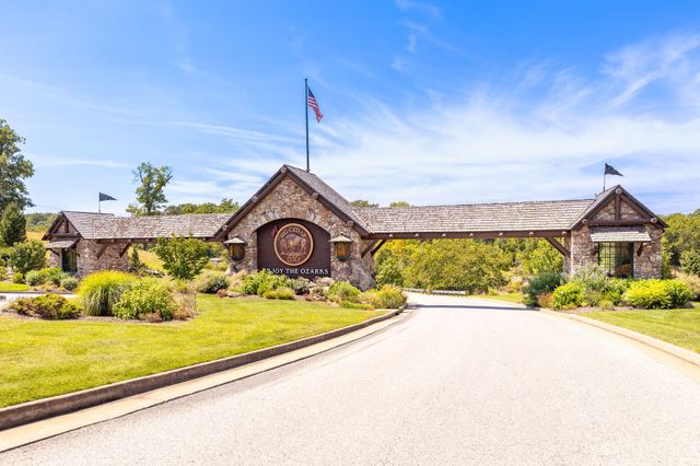 185 Stoney Pointe Drive, Hollister, MO 65672