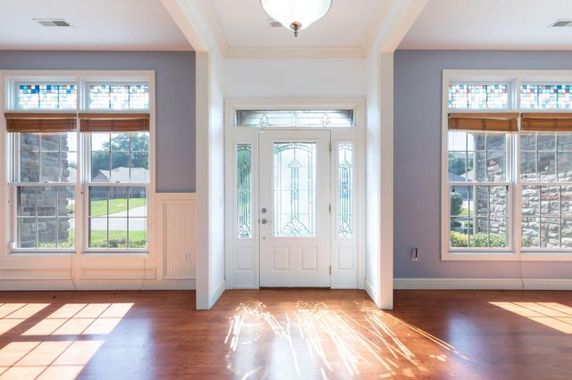 185 Stoney Pointe Drive, Hollister, MO 65672