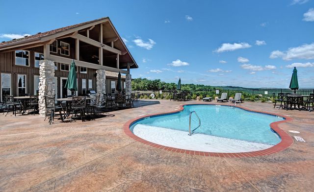 185 Stoney Pointe Drive, Hollister, MO 65672