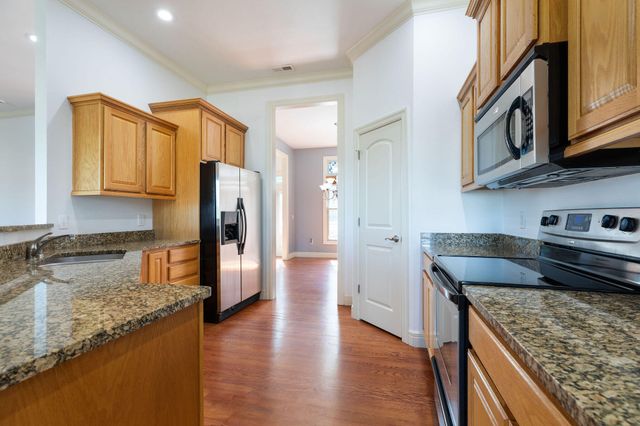 185 Stoney Pointe Drive, Hollister, MO 65672