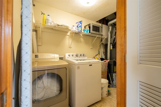 67 Oak Park Road, Bloomington, IL 61701