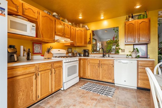 67 Oak Park Road, Bloomington, IL 61701