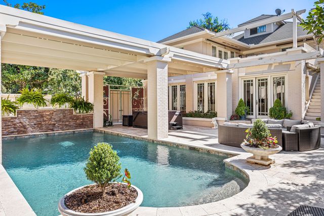 5617 Swiss Avenue, Dallas, TX 75214