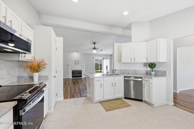 13762 SEA MIST Drive, Jacksonville, FL 32224