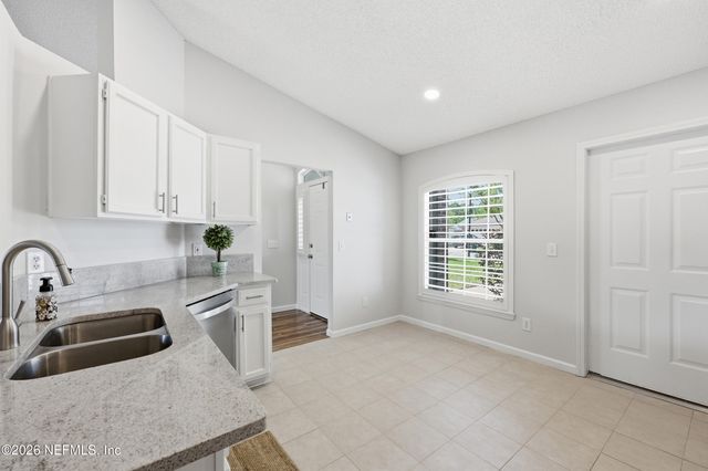 13762 SEA MIST Drive, Jacksonville, FL 32224