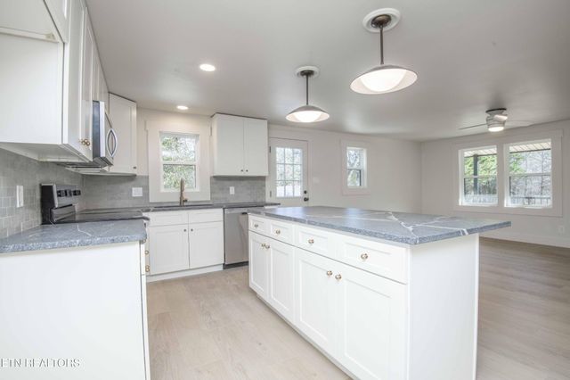 6223 Babelay Rd, Knoxville, TN 37924