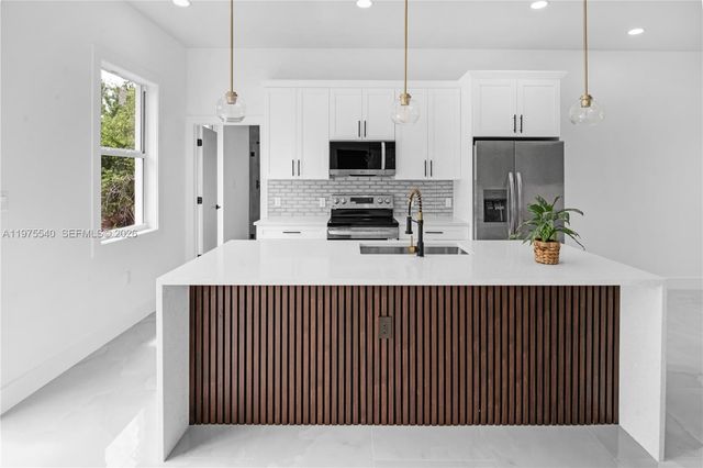 633 S WABASSO, Lehigh Acres, FL 33974