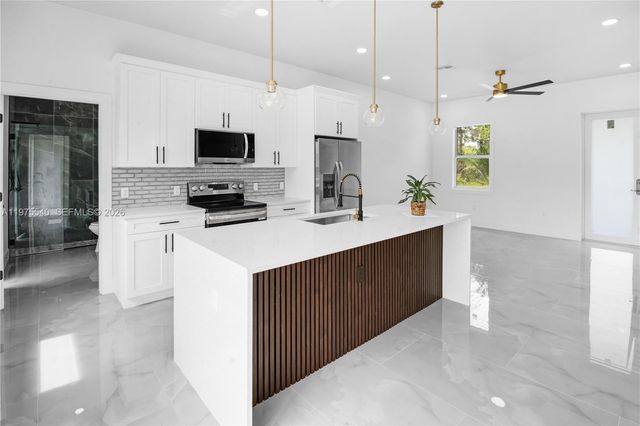 633 S WABASSO, Lehigh Acres, FL 33974