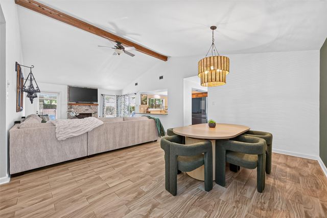 1 Still Glen Court, The Woodlands, TX 77381