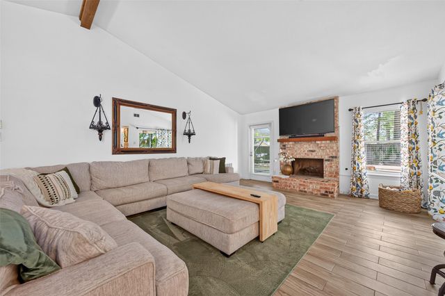 1 Still Glen Court, The Woodlands, TX 77381