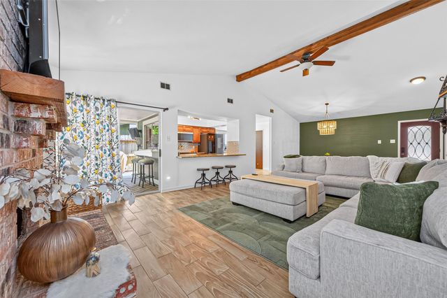 1 Still Glen Court, The Woodlands, TX 77381