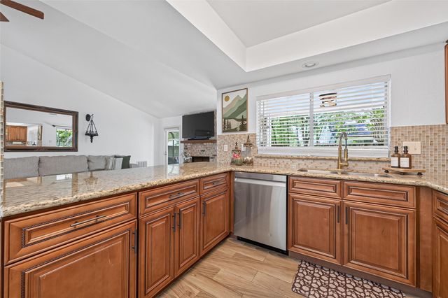 1 Still Glen Court, The Woodlands, TX 77381
