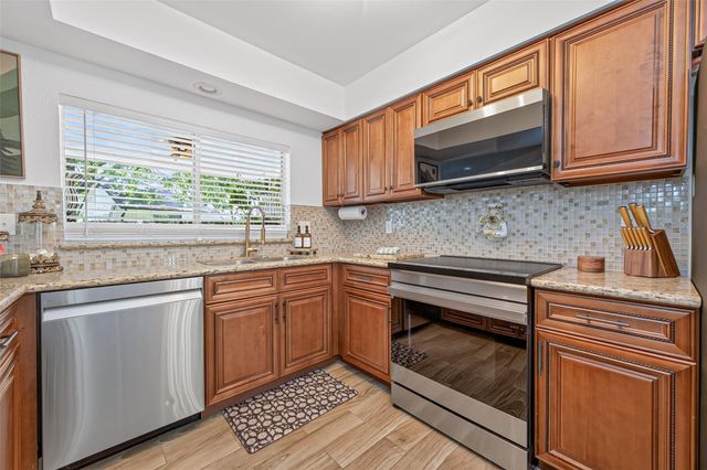 1 Still Glen Court, The Woodlands, TX 77381