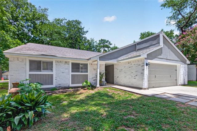 1 Still Glen Court, The Woodlands, TX 77381