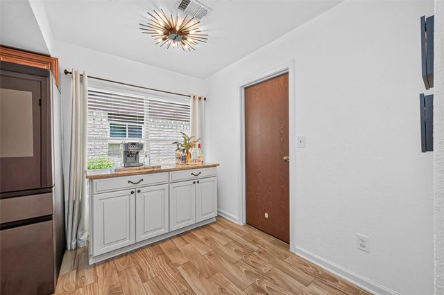 1 Still Glen Court, The Woodlands, TX 77381