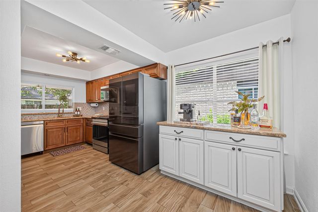 1 Still Glen Court, The Woodlands, TX 77381