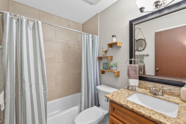 1 Still Glen Court, The Woodlands, TX 77381