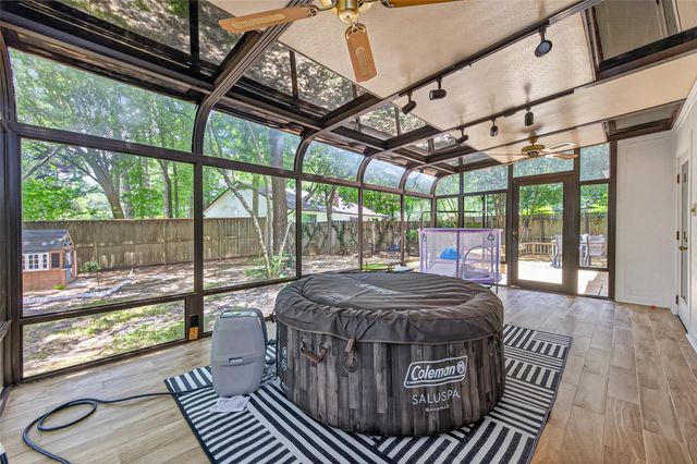 1 Still Glen Court, The Woodlands, TX 77381