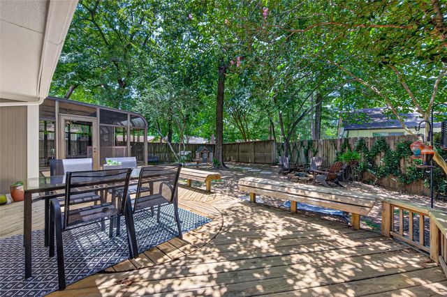 1 Still Glen Court, The Woodlands, TX 77381